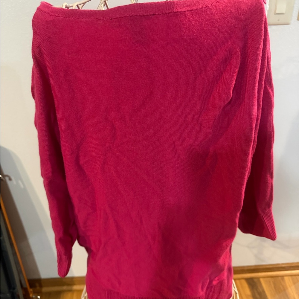 Cable & Gauge Women's Fuchsia Lace Sweater - Picture 5 of 7